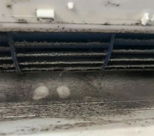 广南空调吹的风有股烧焦味是怎么回事